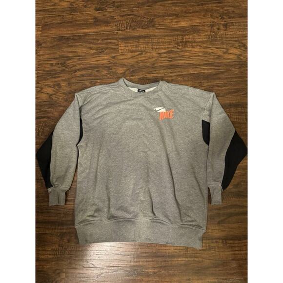 Nike Gray and Black Sweatshirt - Picture 1 of 5